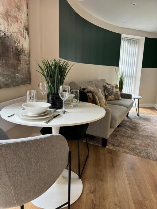 Stylish Retreat In Central Leeds Central Station Esterno foto