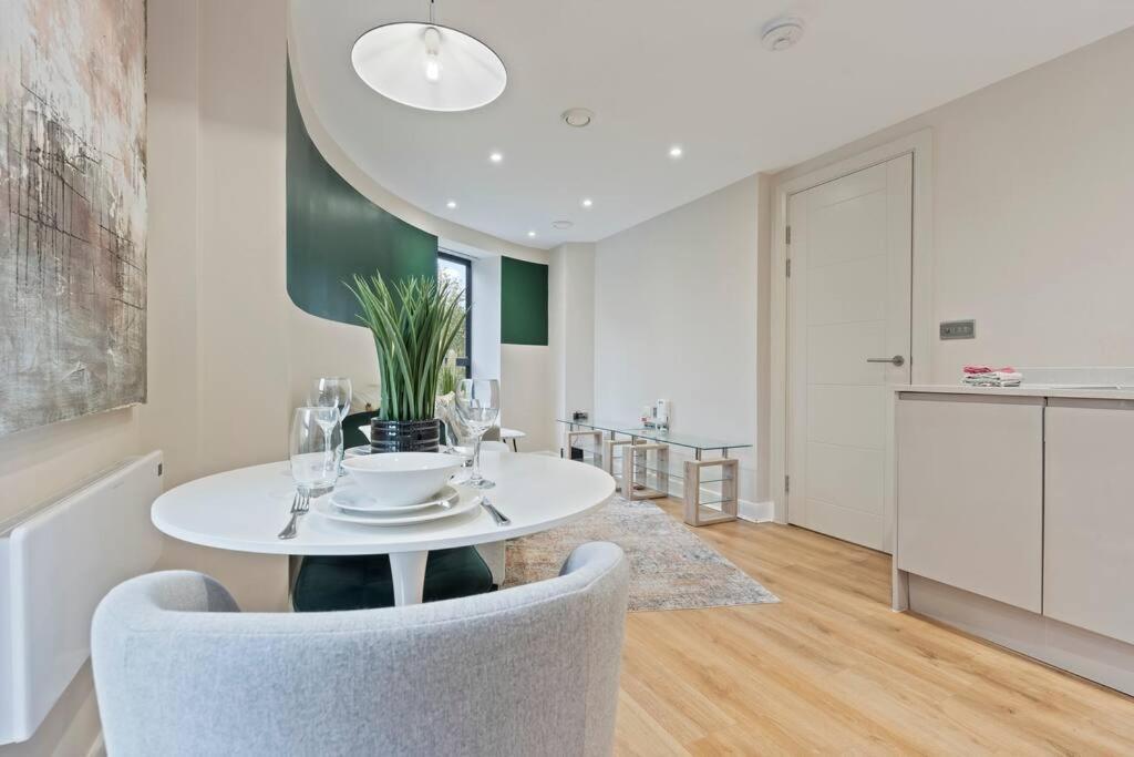 Stylish Retreat In Central Leeds Central Station Esterno foto
