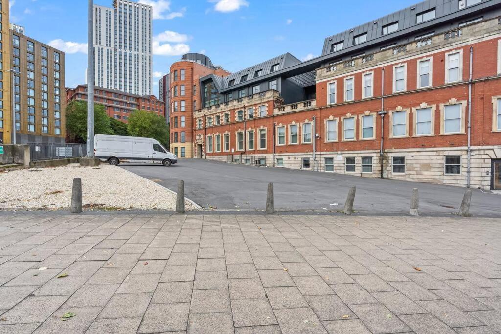 Stylish Retreat In Central Leeds Central Station Esterno foto